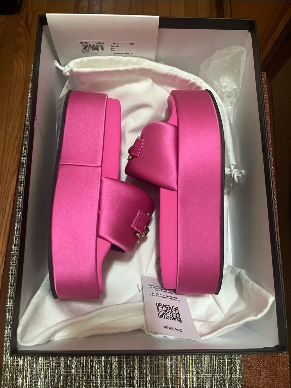 Versace Hot Pink Medusa Slide Sandals with Gold Emblem - Picture 5 of 10